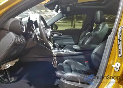 2022 Alfa Romeo Giulia Super z USA, uszkodzony, nr VIN ZARFANBN5N7660052